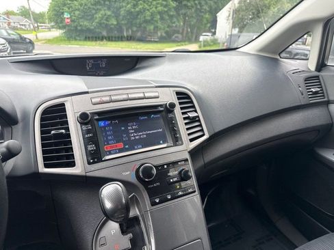 Used 2013 Toyota Venza LE FWD image 23