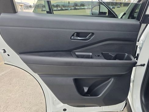 Used 2025 Nissan Pathfinder SV FWD image 20