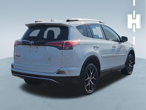 Used 2017 Toyota RAV4 SE AWD/4WD image 4