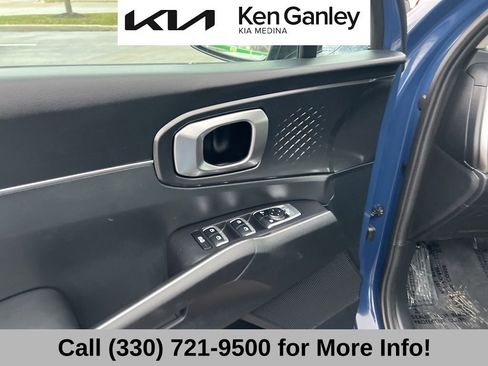Certified 2025 Kia Sorento S w/ Panoramic Sunroof Package image 27