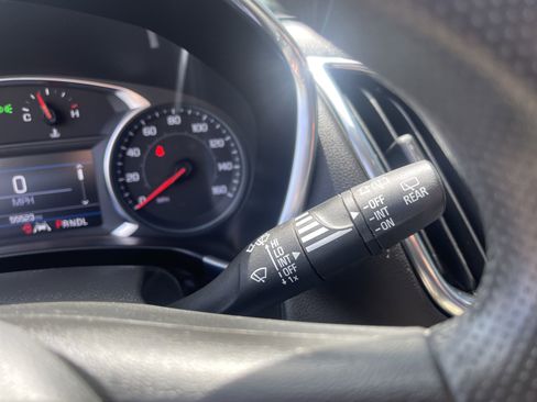 Used 2023 Chevrolet Equinox LT image 20