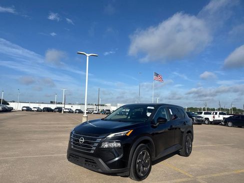 Certified 2025 Nissan Rogue SV FWD image 7