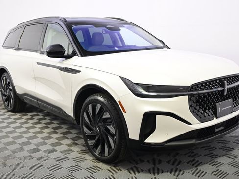 New 2026 Lincoln Nautilus Reserve w/ Jet Appearance Package image 8