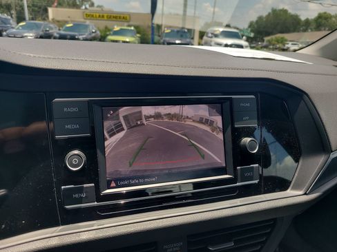 Used 2023 Volkswagen Jetta SE w/ Panoramic Sunroof Package FWD image 20