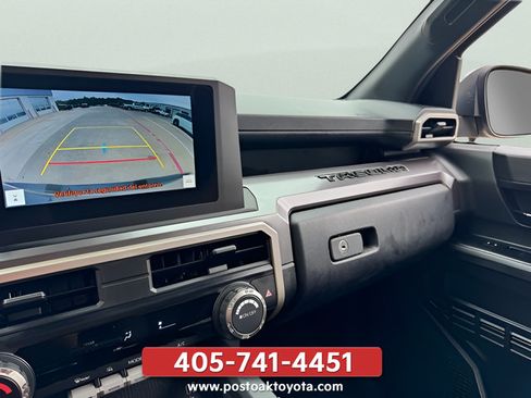 Used 2025 Toyota Tacoma SR5 AWD/4WD image 19