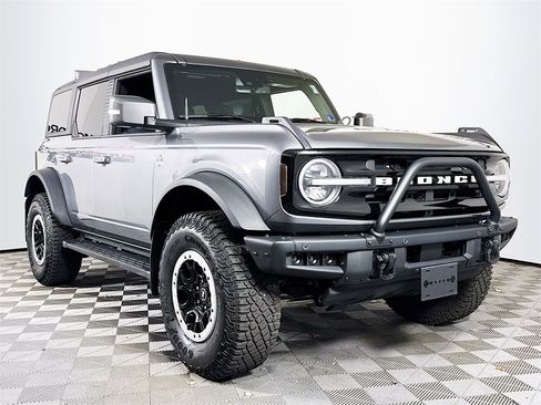 Used 2024 Ford Bronco Outer Banks w/ Sasquatch Package image 1