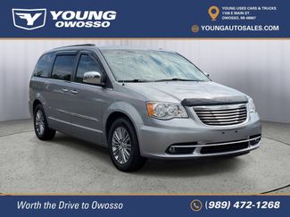 Used 2016 Chrysler Town & Country Touring-L FWD video 2