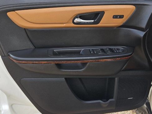 Used 2014 Chevrolet Traverse LTZ image 25