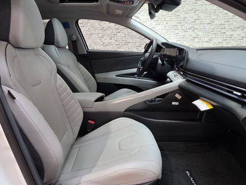 New 2026 Hyundai Elantra Limited FWD image 11