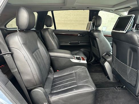 Used 2010 Mercedes-Benz R 350 4MATIC image 8