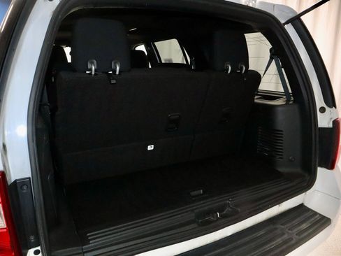 Used 2017 Ford Expedition XLT image 19