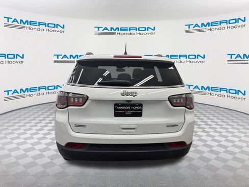 Used 2022 Jeep Compass Latitude FWD image 4
