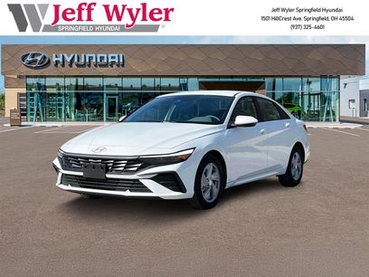 New 2025 Hyundai Elantra SE