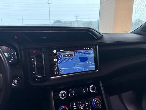 Used 2022 GMC Yukon Denali AWD/4WD image 14