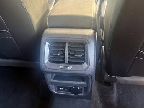 Used 2024 Volkswagen Tiguan SE image 18
