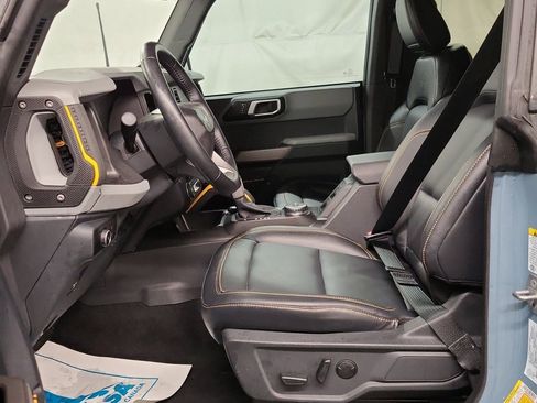 Used 2023 Ford Bronco Badlands image 7
