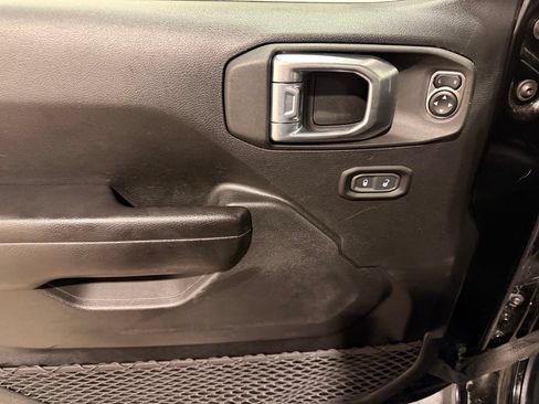 Used 2021 Jeep Gladiator Sport AWD/4WD image 14
