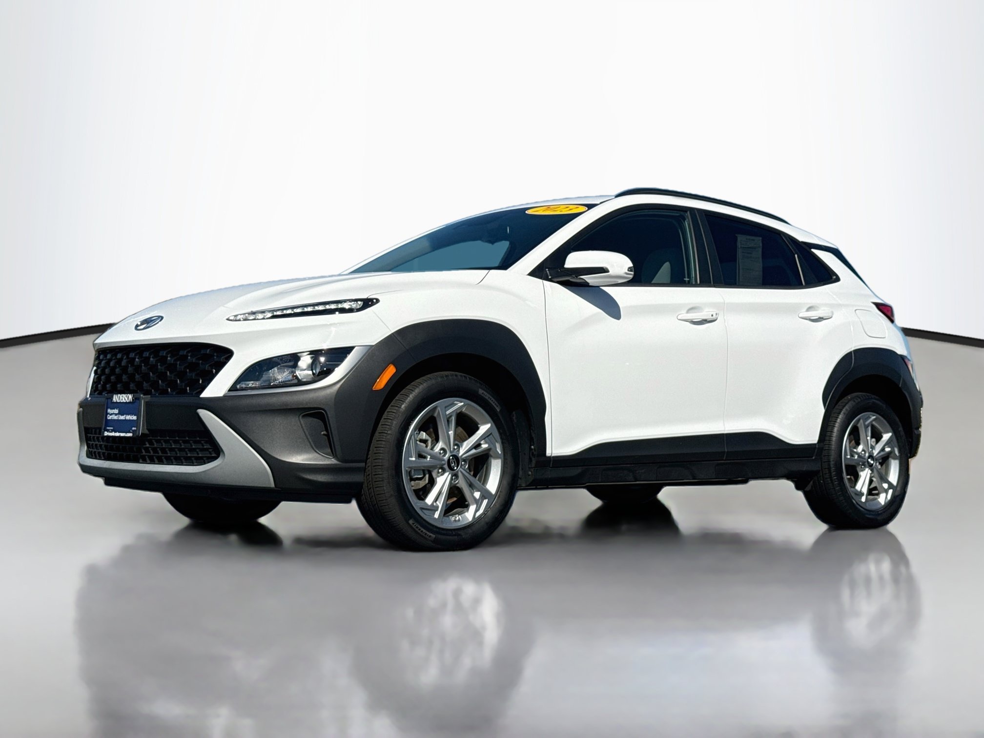 Certified 2023 Hyundai Kona SEL AWD/4WD image 3
