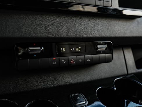 Used 2025 Mercedes-Benz Sprinter 2500 image 39