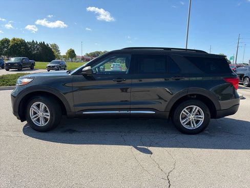 Used 2024 Ford Explorer XLT w/ Equipment Group 202A AWD/4WD image 4