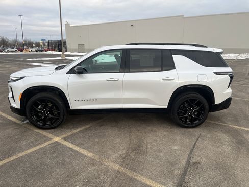 Used 2024 Chevrolet Traverse RS w/ LPO, Floor Liner Package image 3
