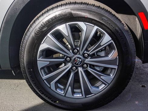 Used 2025 Buick Envision Preferred image 12