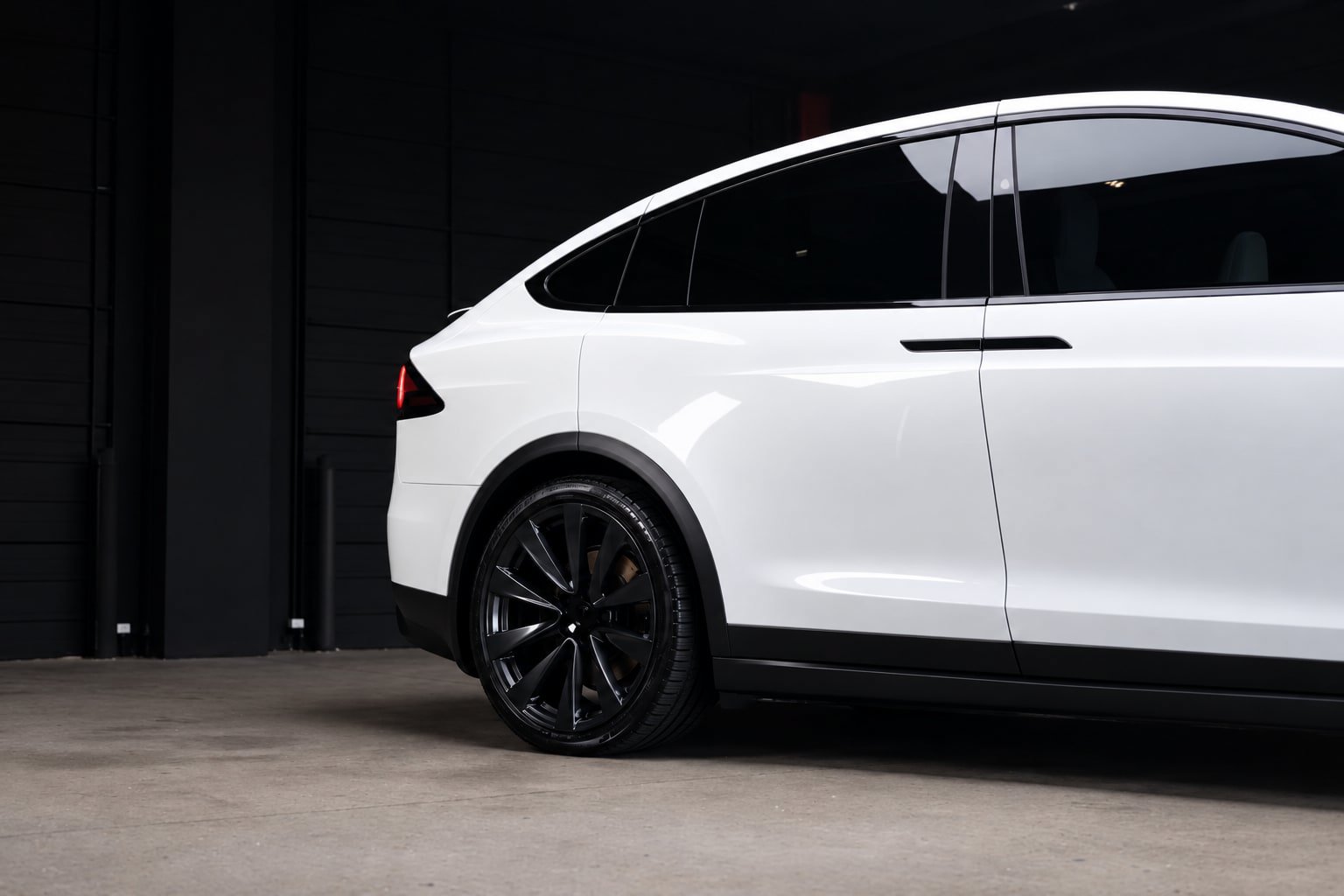 Used 2023 Tesla Model X Plaid AWD/4WD image 5