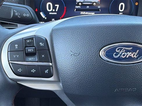 Used 2025 Ford Explorer Active image 31