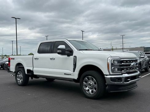 Used 2023 Ford F350 Lariat w/ Lariat Ultimate Package AWD/4WD image 3