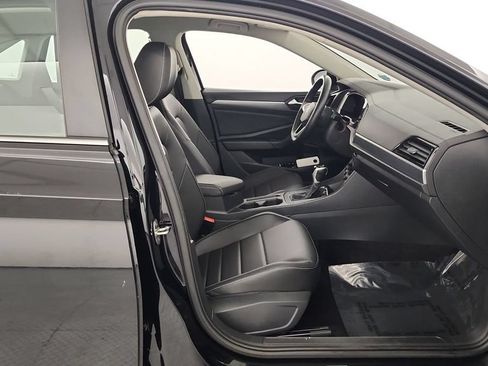 Used 2024 Volkswagen Jetta SE FWD image 25