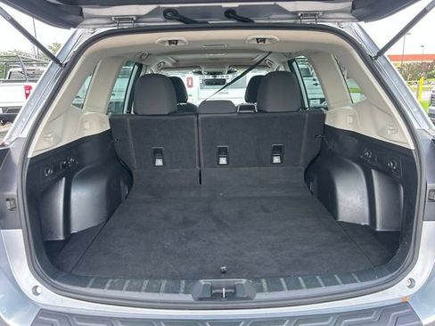 Used 2023 Subaru Forester Premium AWD/4WD image 31