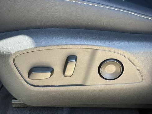 Certified 2026 Chevrolet Traverse LT FWD image 25