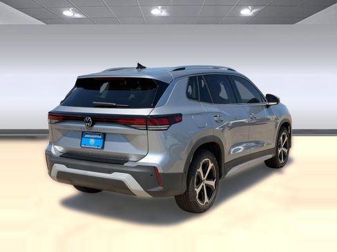 New 2026 Volkswagen Tiguan SE FWD image 9