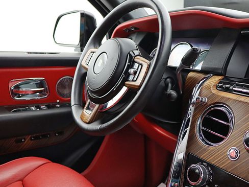 Used 2019 Rolls-Royce Cullinan AWD/4WD image 24