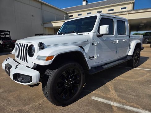 Used 2022 Jeep Gladiator Overland AWD/4WD image 1