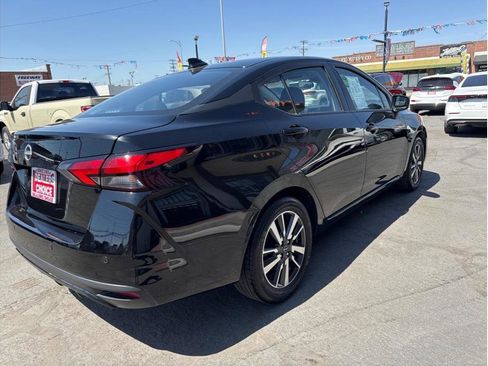 Used 2025 Nissan Versa SV FWD image 3