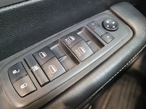 Used 2020 Chrysler Pacifica Touring w/ S Appearance Package FWD image 27