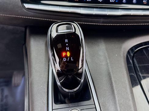 Used 2022 Cadillac Escalade ESV Sport RWD image 19