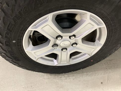 Used 2019 Jeep Wrangler Unlimited Sport S image 9