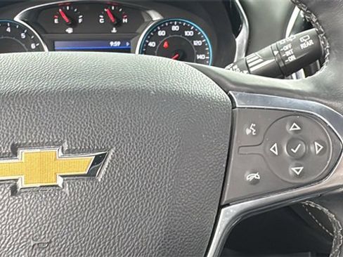 Used 2023 Chevrolet Traverse LT image 25