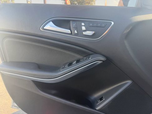Used 2018 Mercedes-Benz GLA 250 4MATIC w/ Premium Package image 13