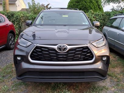 Used 2024 Toyota Highlander LE