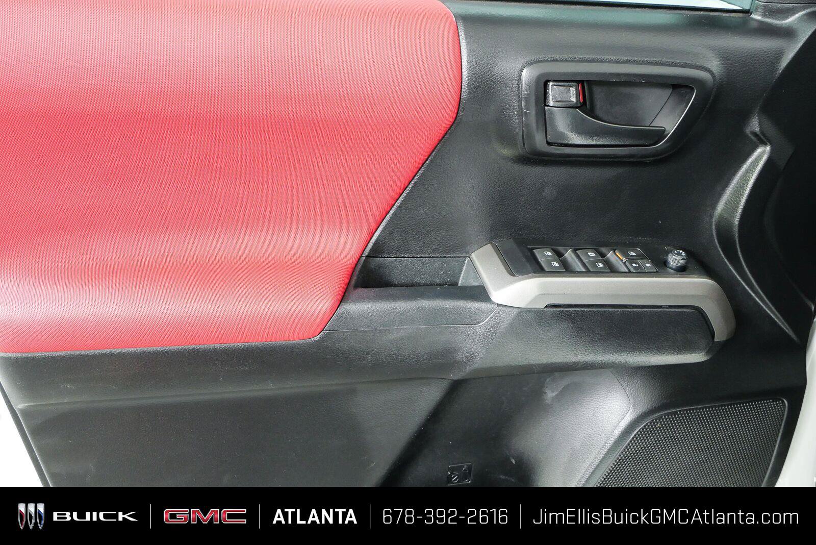 Used 2022 Toyota Tacoma SR5 w/ Technology Package RWD image 7