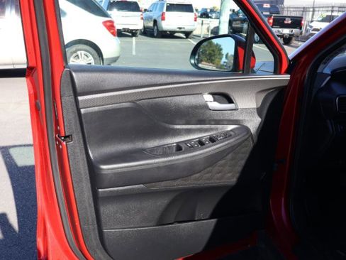 Used 2019 Hyundai Santa Fe SE image 15