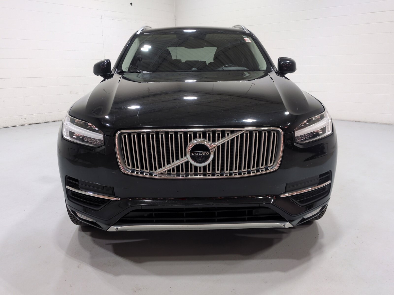 Used 2017 Volvo XC90 T6 Inscription w/ Vision Package AWD/4WD image 9