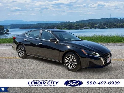 Used 2025 Nissan Altima 2.5 SV FWD image 1