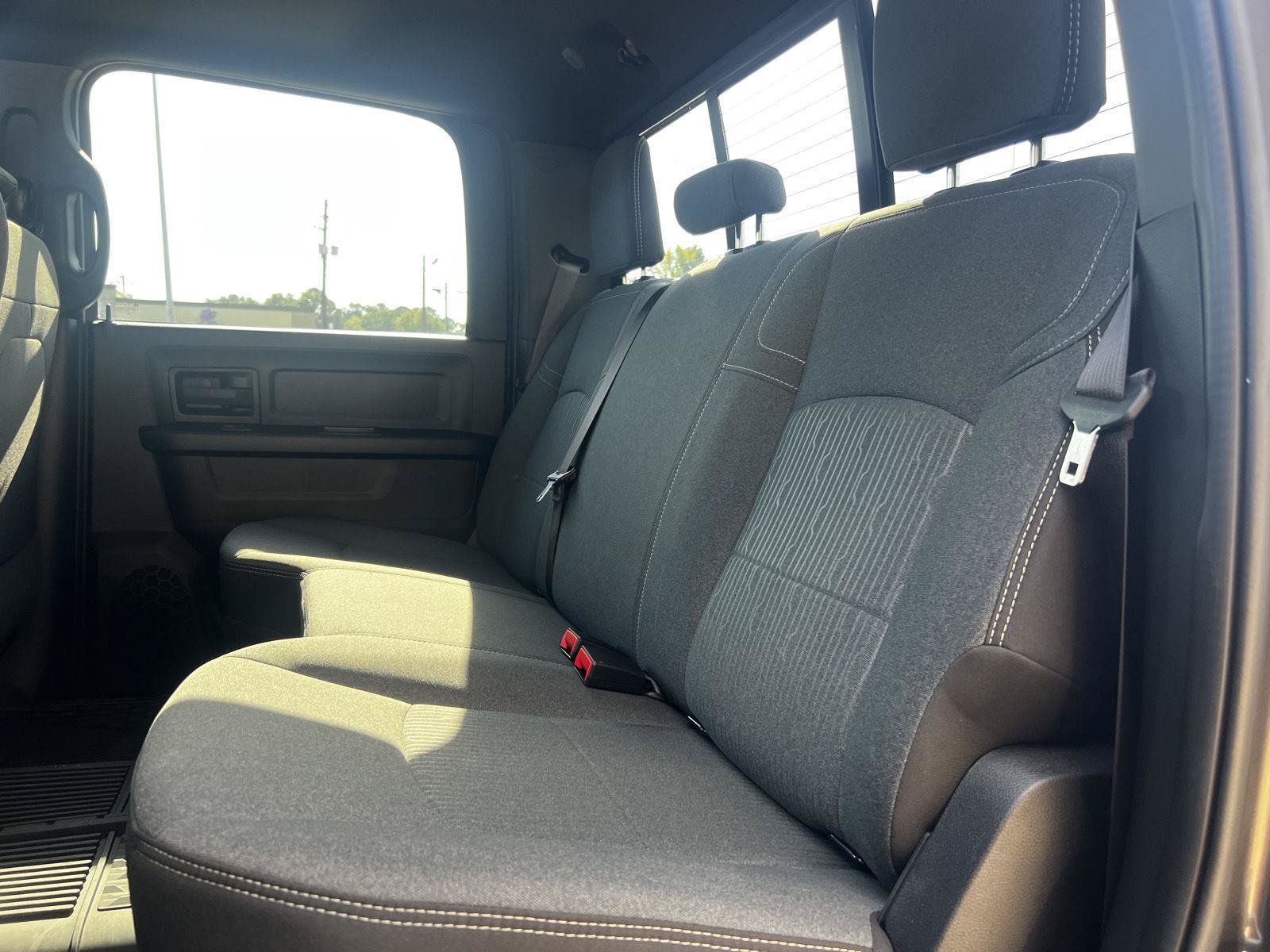 Used 2024 RAM 2500 Tradesman w/ Chrome Appearance Group AWD/4WD image 28
