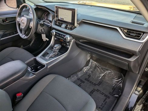Used 2025 Toyota RAV4 LE image 29