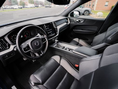 Used 2020 Volvo XC60 T6 R-Design image 36