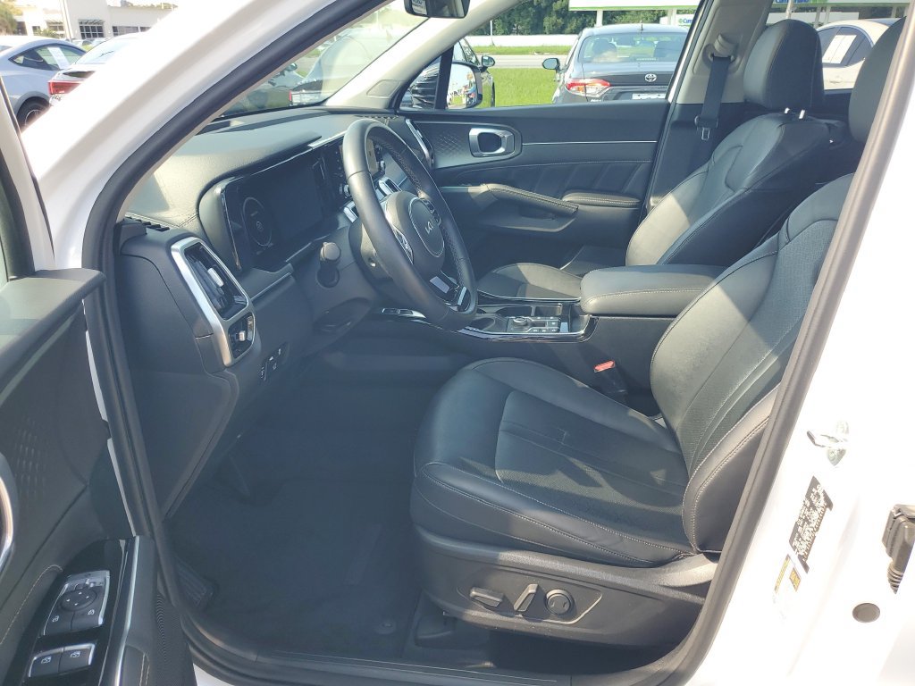 Used 2023 Kia Sorento SX AWD/4WD image 5